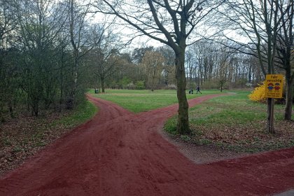 KoMex® Rot an den Wanderwegen des Golfclubs in Schermbeck